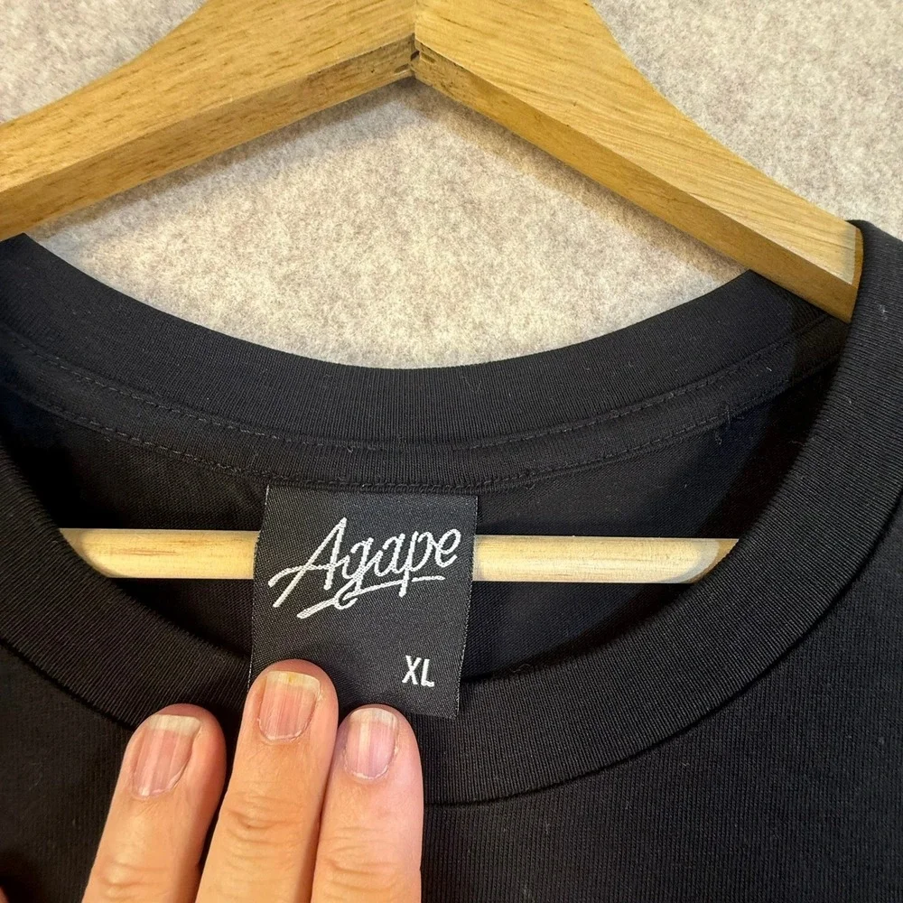 Agape Attire Mens XL Black There Is A Fountain Graphic T-Shirt Curved Hem Street
